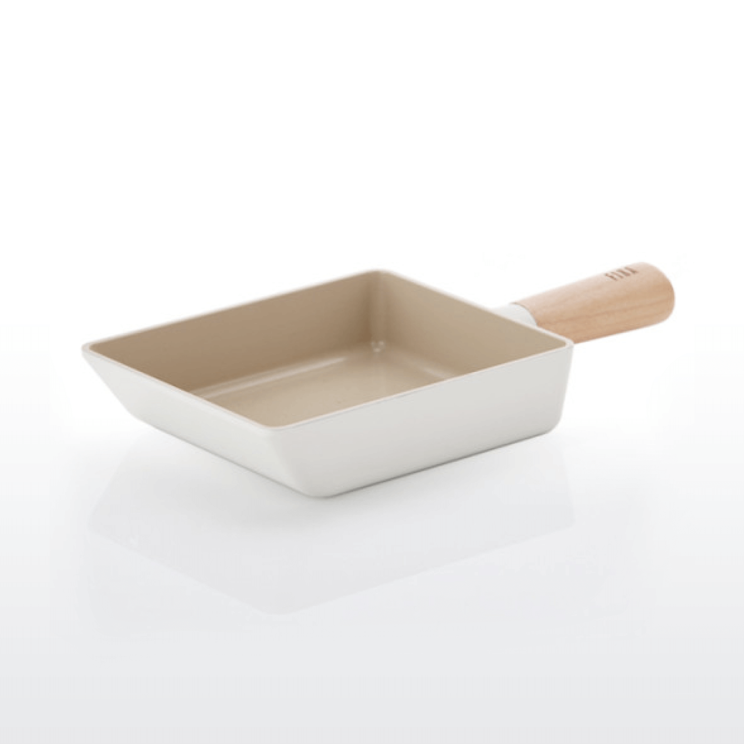 https://www.heymomsmarket.com/cdn/shop/products/neoflam-6-square-egg-pan07_1024x1024@2x.png?v=1650783109